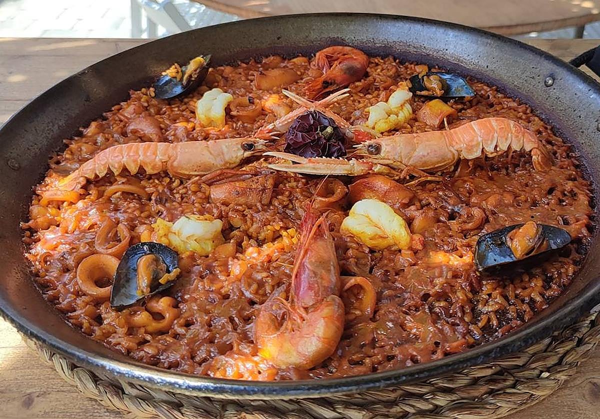Receta paella valenciana La paella más famosa de toda la Costa del